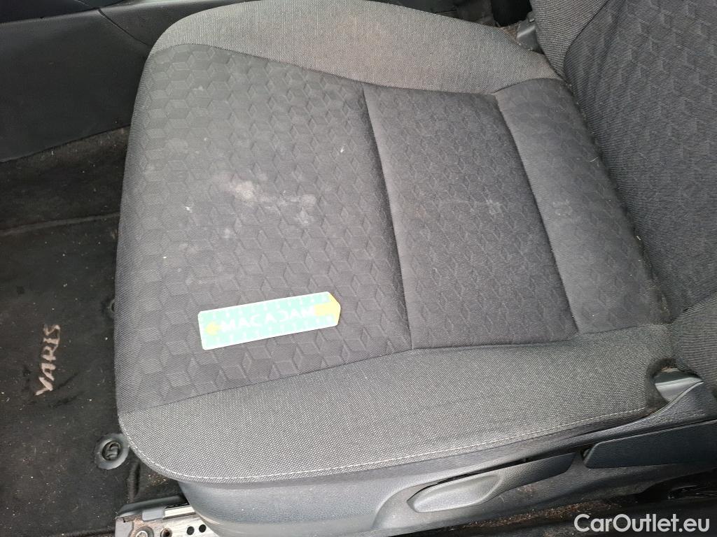  Toyota  Yaris TOYOTA  Hybride Affaires / 2019 / 5P / Berline 1.5 Hybride 116h Dynamic Business Affair #28