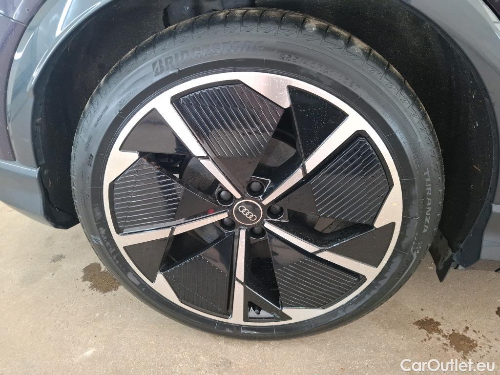  Audi  Q4 E-Tron  40 e-tron S line 77kWh BVA #5
