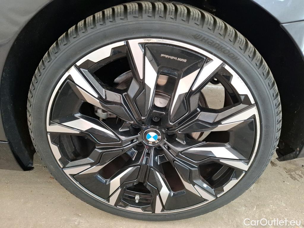  Bmw  Serie 5 BMW Série 5 / 2023 / 4P / Berline 530e xDrive 299ch M Sport BVA8 #14