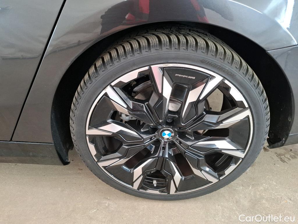  Bmw  Serie 5 BMW Série 5 / 2023 / 4P / Berline 530e xDrive 299ch M Sport BVA8 #1