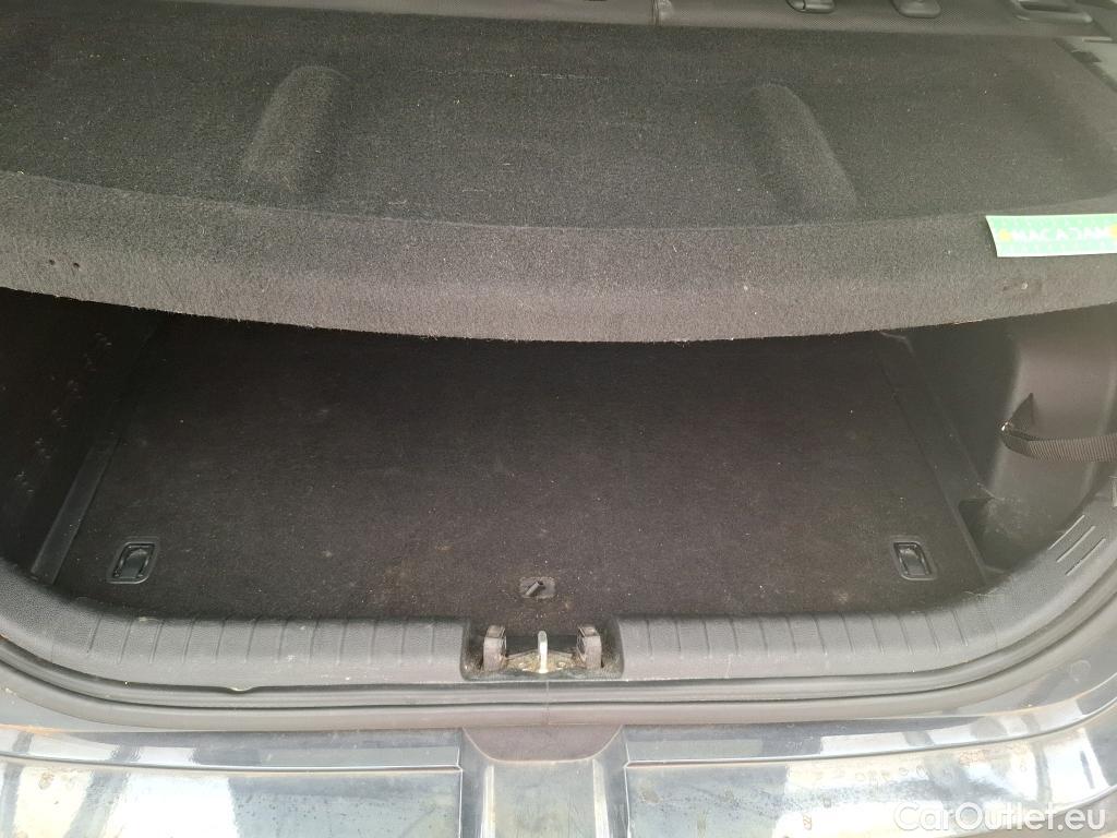  Hyundai  i20 HYUNDAI  / 2020 / 5P / Berline 1.0 T-GDI 100 HYBRID 48V Business #80