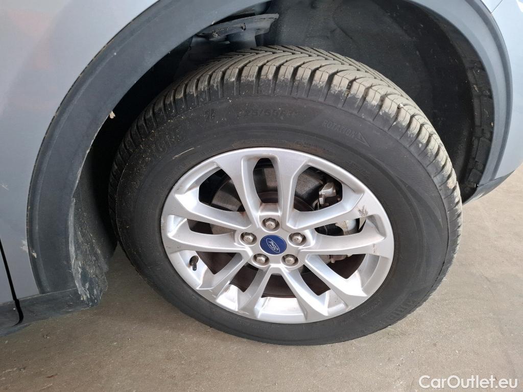  Ford  Kuga FORD  / 2019 / 5P / SUV 2.5 Dur 225 hybrid PHEV Pshift Titanium #21