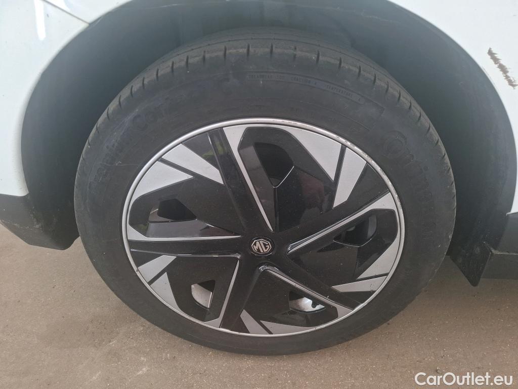  MG  4 MG MG / 2022 / 5P / Berline Comfort 6kWh 150kW CD LOT 200 #51