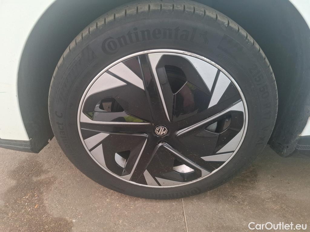  MG  4 MG MG / 2022 / 5P / Berline Comfort 6kWh 150kW CD LOT 200 #45