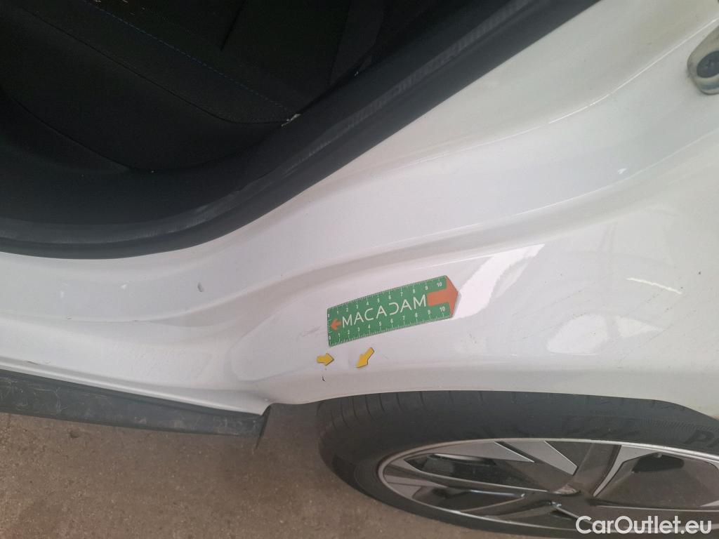  MG  4 MG MG / 2022 / 5P / Berline Comfort 6kWh 150kW CD LOT 200 #64