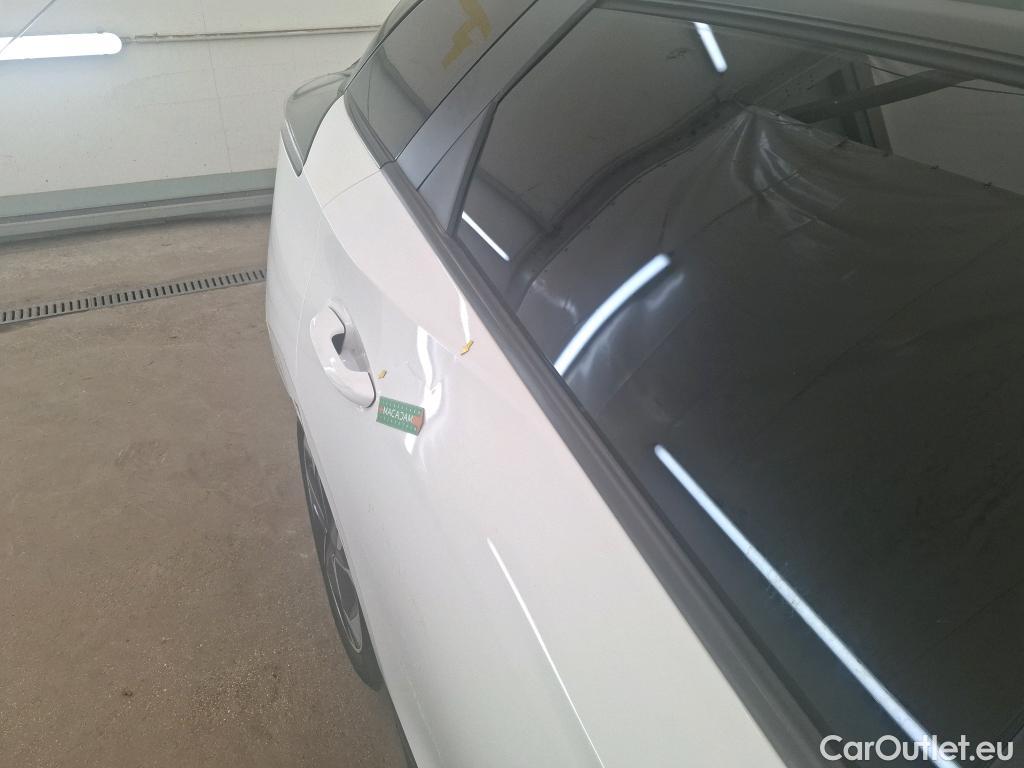  MG  4 MG MG / 2022 / 5P / Berline Comfort 6kWh 150kW CD LOT 200 #13
