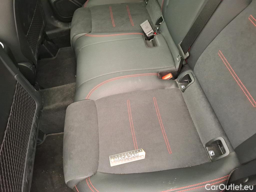  Mercedes  GLA MERCEDES-BENZ  / 2020 / 5P / SUV 1.3  250 e AMG LINE DCT #18
