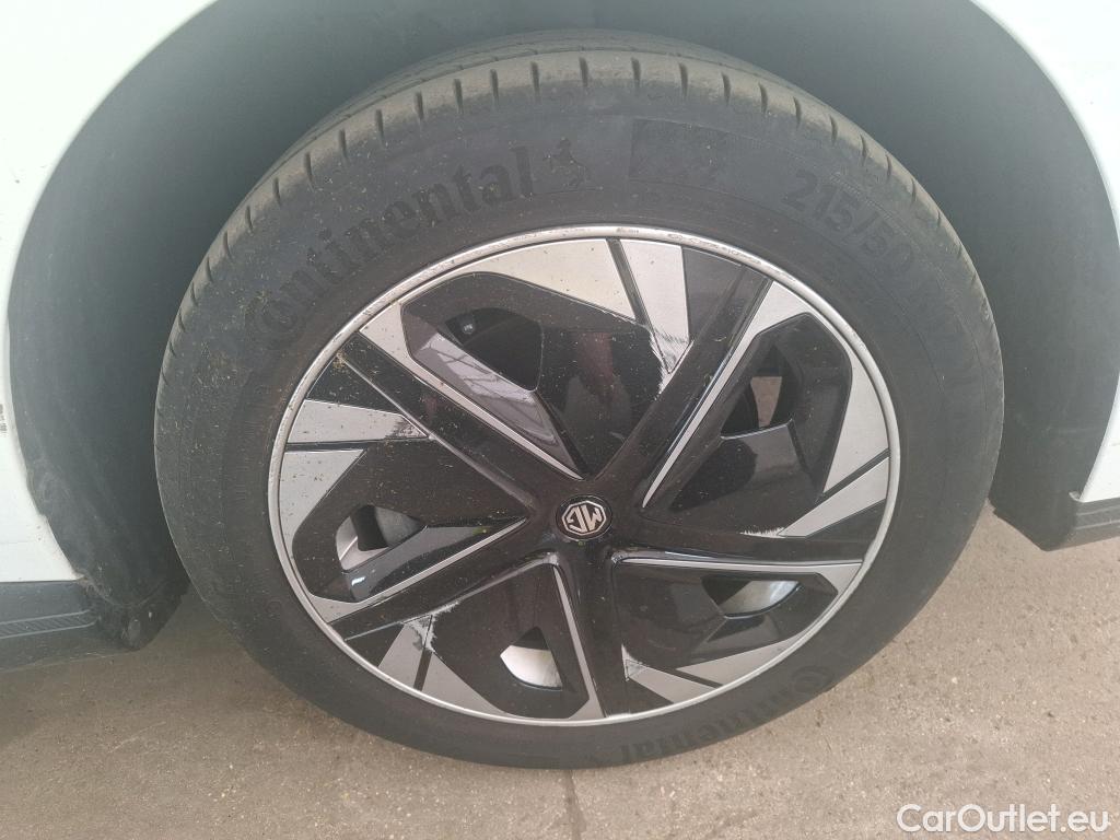  MG  4 MG MG / 2022 / 5P / Berline Comfort 6kWh 150kW CD LOT 200 #57
