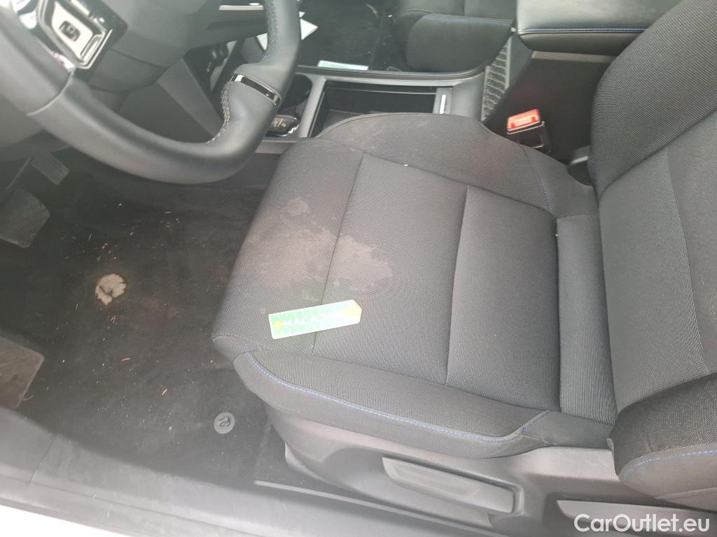  MG  4 MG MG / 2022 / 5P / Berline Comfort 6kWh 150kW CD LOT 200 #72