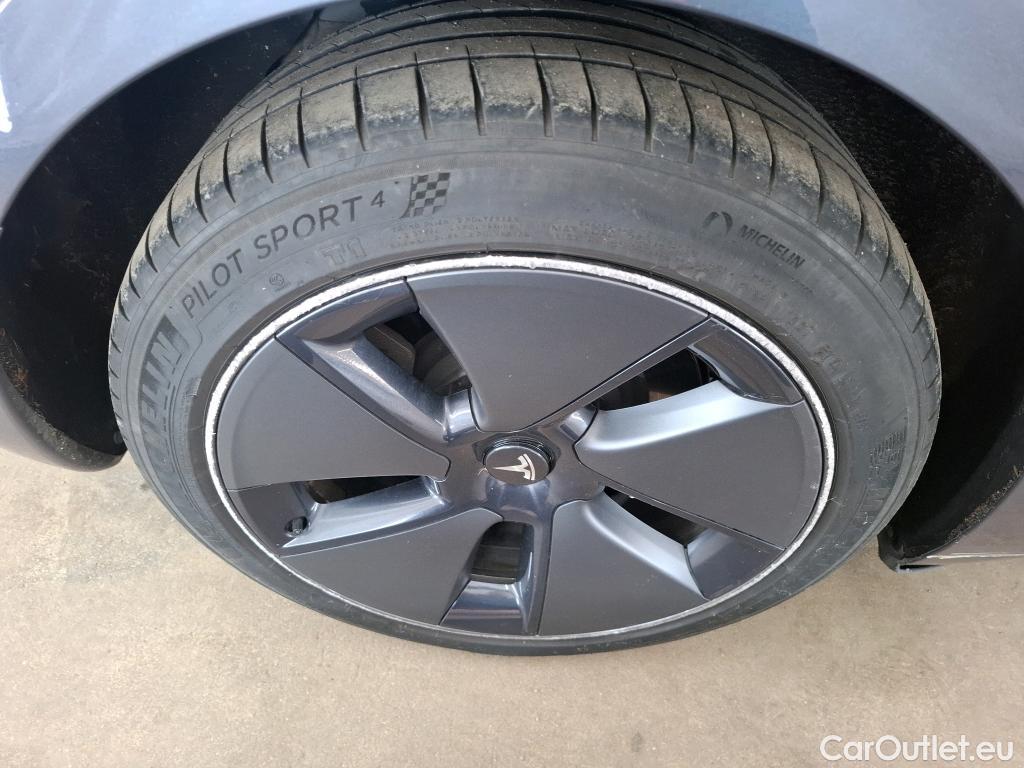  Tesla  Model 3 TESLA  / 2018 / 4P / Berline Autonomie Standard Plus RWD #31