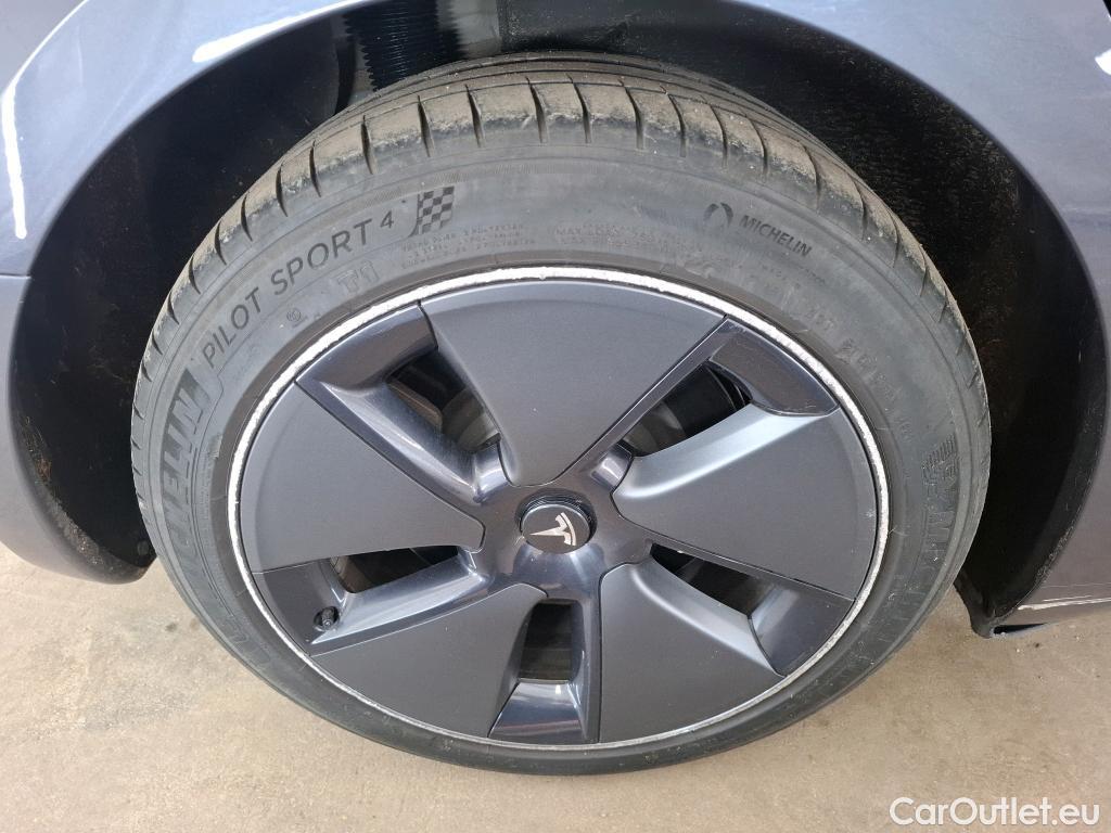  Tesla  Model 3 TESLA  / 2018 / 4P / Berline Autonomie Standard Plus RWD #32