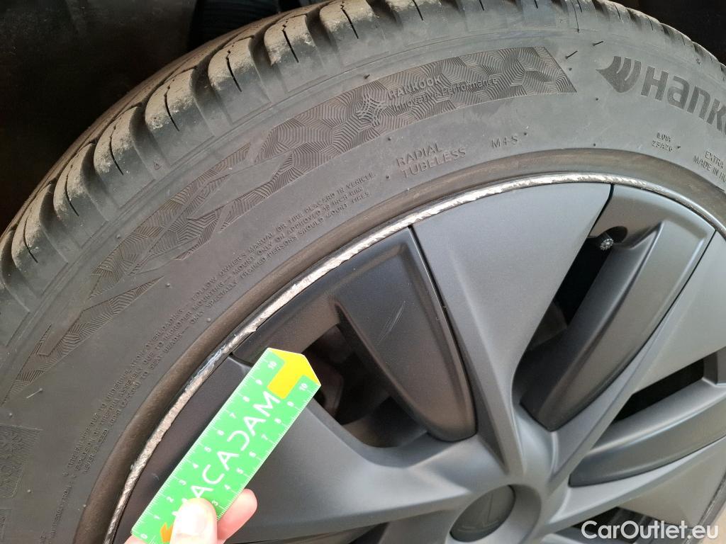  Tesla  Model Y TESLA  / 2020 / 5P / SUV Grande Autonomie RWD #6