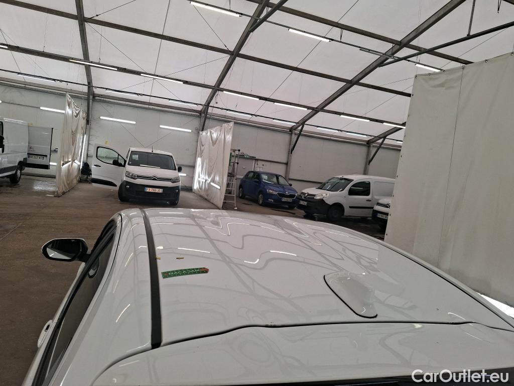  Toyota  Yaris TOYOTA  Hybride / 2019 / 5P / Berline Hybride 116h Dynamic Business Beyond Zer #16