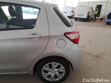  Toyota  Yaris TOYOTA  / 2017 / 5P / BERLINA 1.5 HYBRID BUSINESS #56