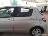  Toyota  Yaris TOYOTA  / 2017 / 5P / BERLINA 1.5 HYBRID BUSINESS #58