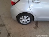  Toyota  Yaris TOYOTA  / 2017 / 5P / BERLINA 1.5 HYBRID BUSINESS #68