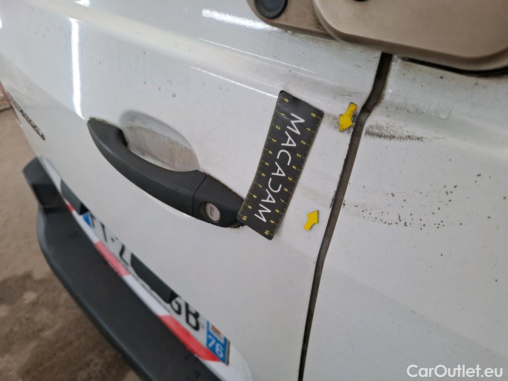  Citroen  Berlingo CITROEN  / 2018 / 4P / Fourgonnette M 650kg BlueHDi 75 S&S BVM Club #35