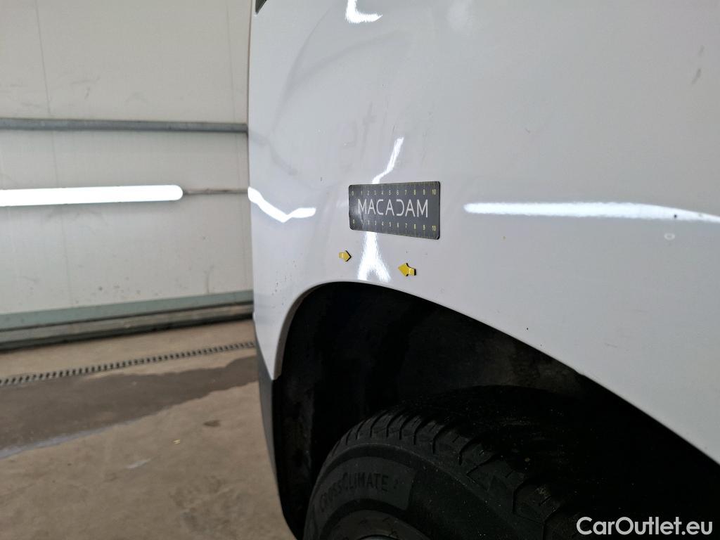  Citroen  Berlingo CITROEN  / 2018 / 4P / Fourgonnette M 650kg BlueHDi 75 S&S BVM Club #33