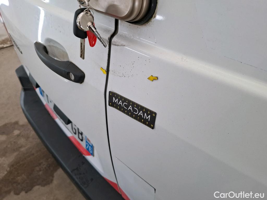  Citroen  Berlingo CITROEN  / 2018 / 4P / Fourgonnette M 650kg BlueHDi 75 S&S BVM Club #6