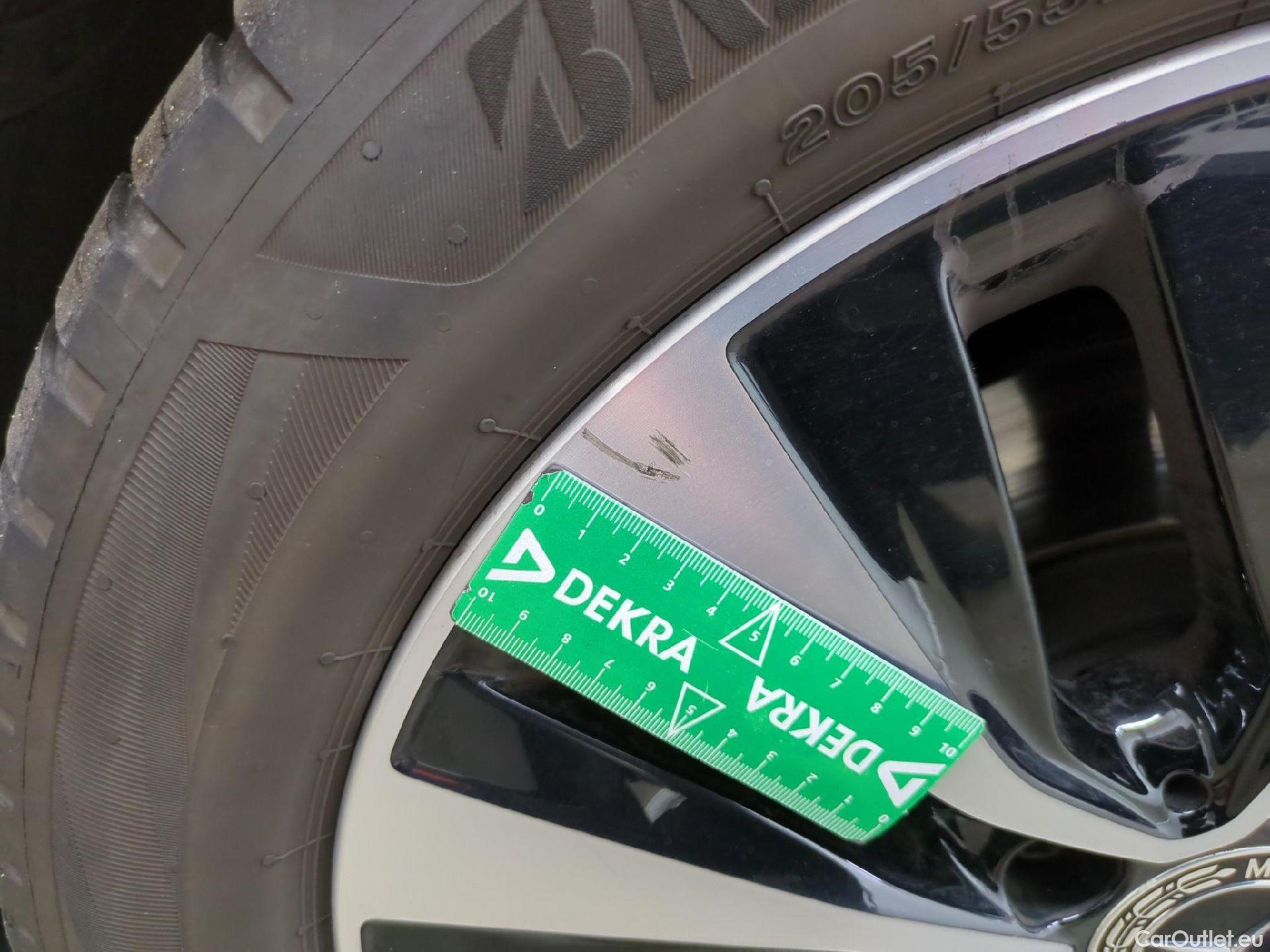  Mercedes  A-Klasse MERCEDES-BENZ Classe A Compact / 2018 / 5P / Berline A 200 Business Line 7G-DCT #16