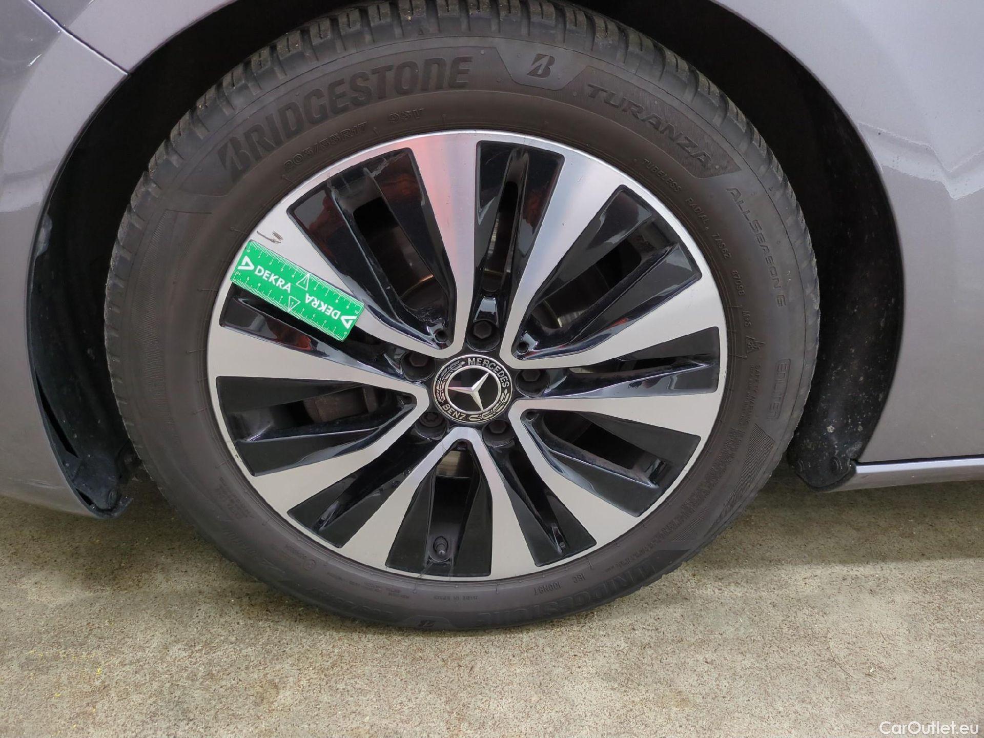  Mercedes  A-Klasse MERCEDES-BENZ Classe A Compact / 2018 / 5P / Berline A 200 Business Line 7G-DCT #17
