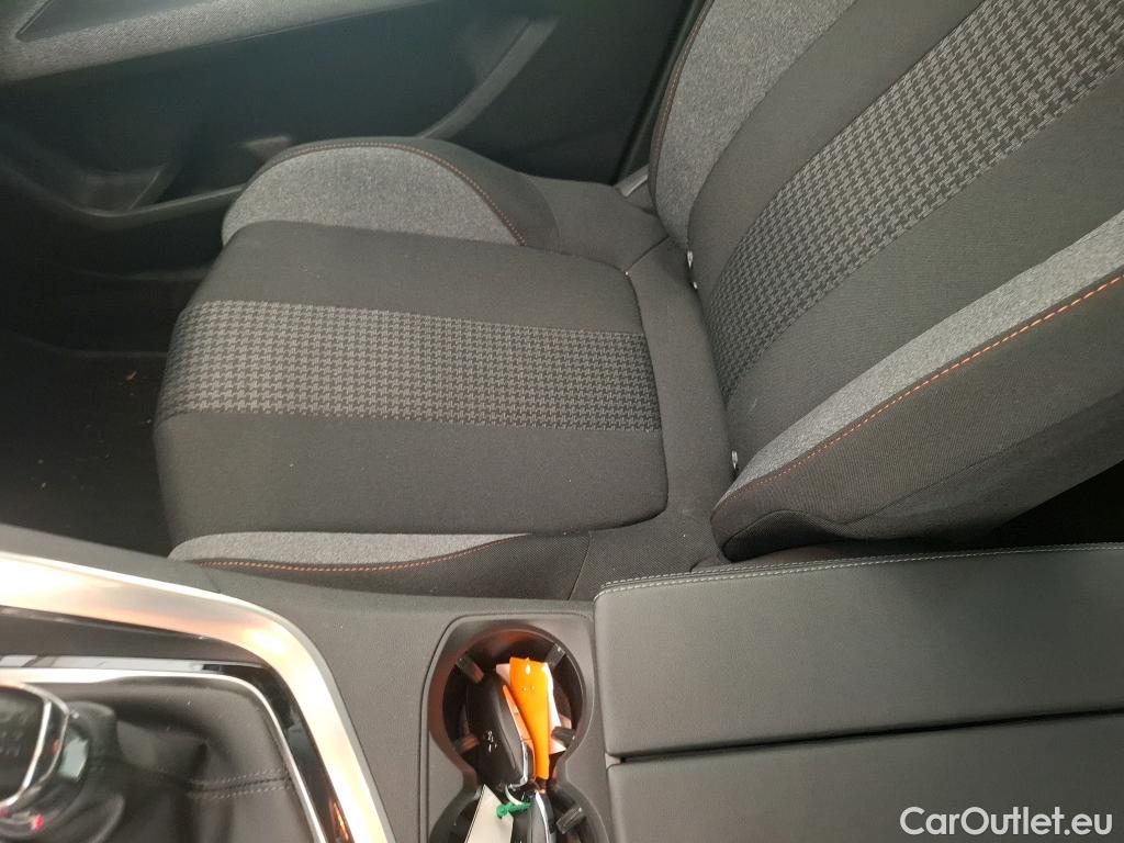  Peugeot  3008  Active Pack 1.2 PureTech 130CV BVM6 E6d #17