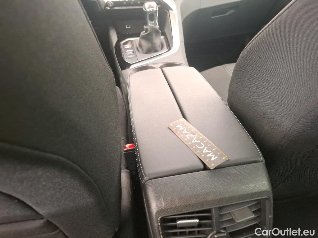  Peugeot  3008  Active Pack 1.2 PureTech 130CV BVM6 E6d #10
