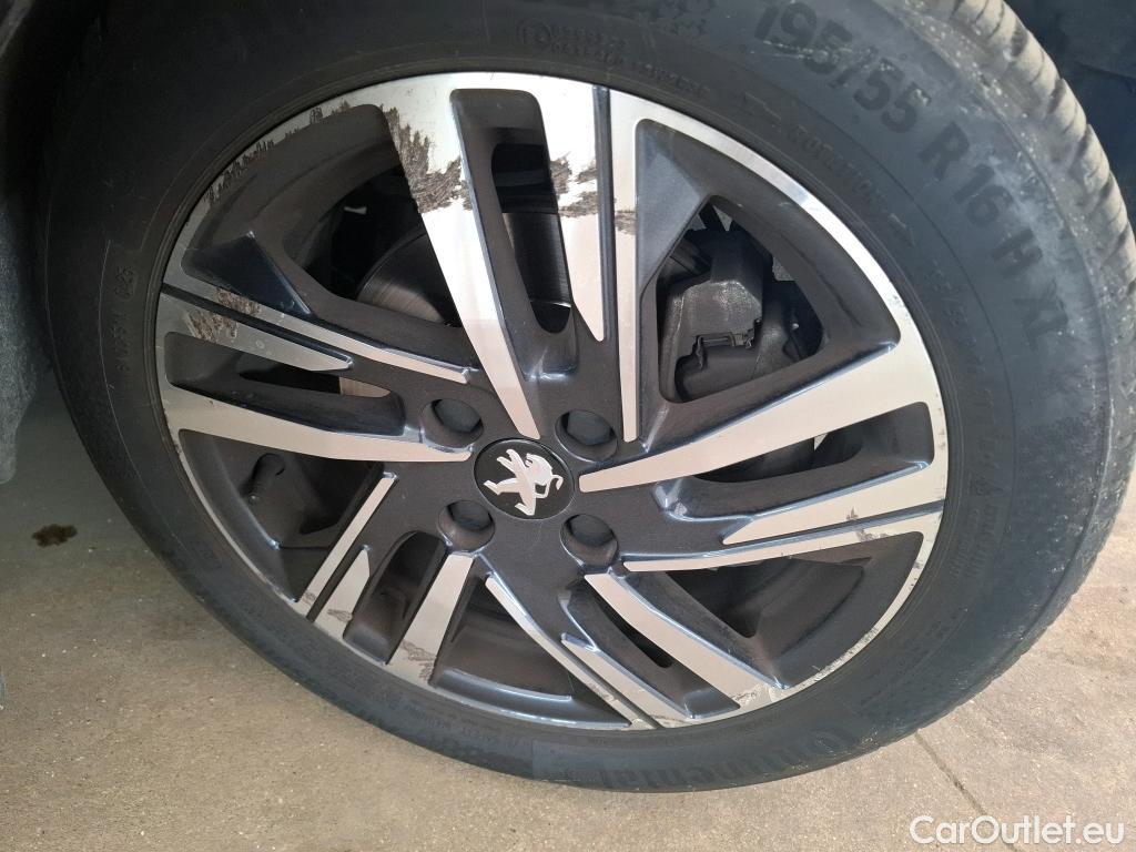  Peugeot  208  Allure Pack 1.2 PureTech 100CV BVA8 E6d #33