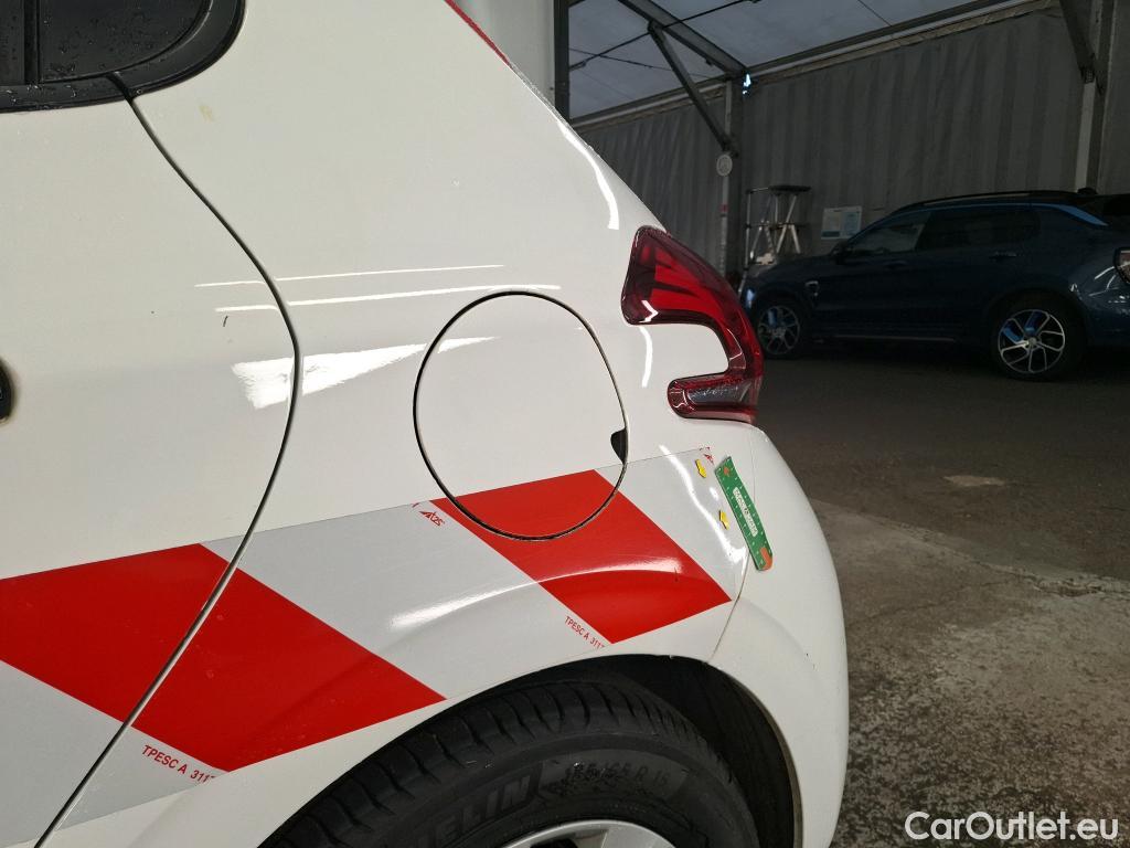  Peugeot  208  Affaire Premium 1.6 HDi 75CV BVM5 E6 #1