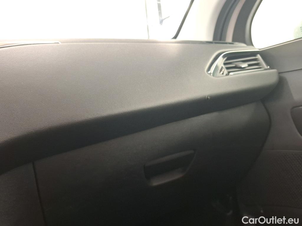  Peugeot  208  Affaire Premium 1.6 HDi 75CV BVM5 E6 #10