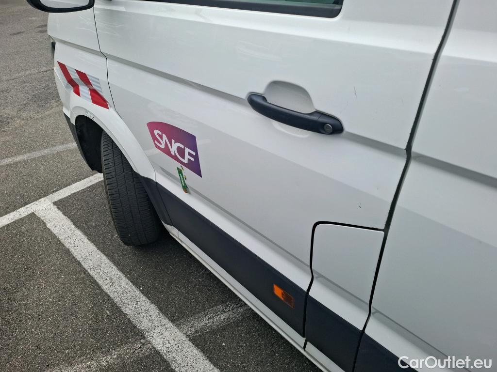  Volkswagen  Crafter  Fourgon Fourgon 35 mittlerer Radstand mit Hochdach FWD 2.0 140CV BVM6 #39