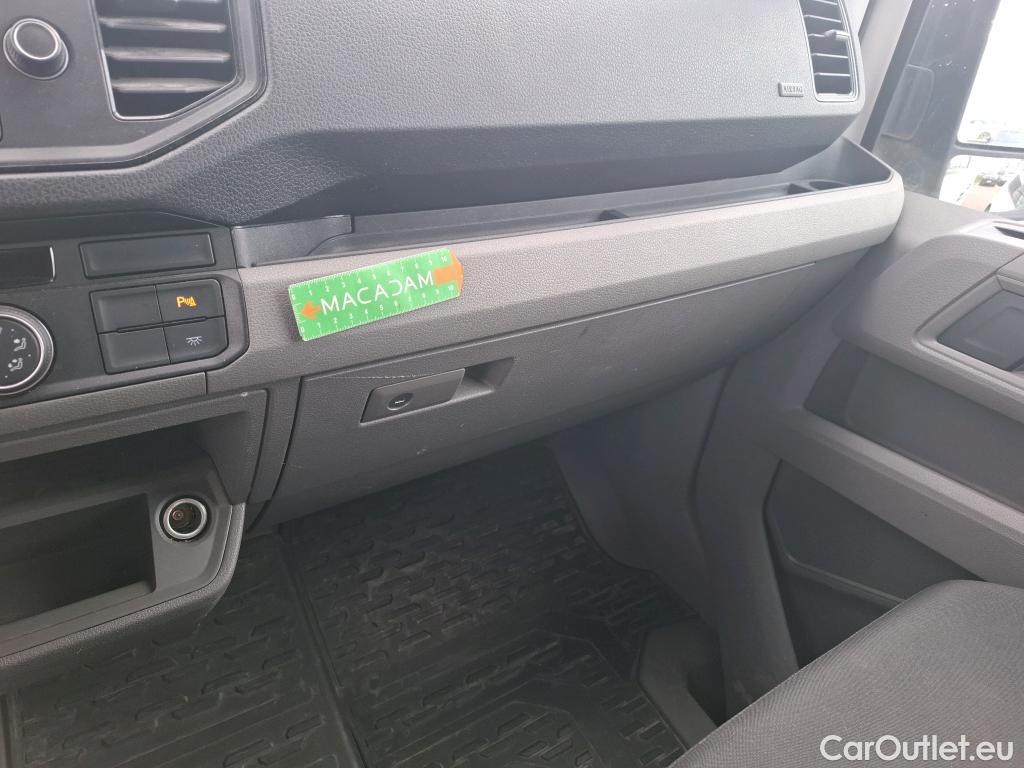  Volkswagen  Crafter  Fourgon Fourgon 35 mittlerer Radstand mit Hochdach FWD 2.0 140CV BVM6 #52