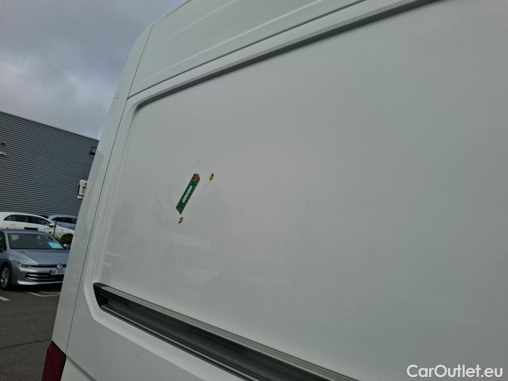  Volkswagen  Crafter  Fourgon Fourgon 35 mittlerer Radstand mit Hochdach FWD 2.0 140CV BVM6 #7