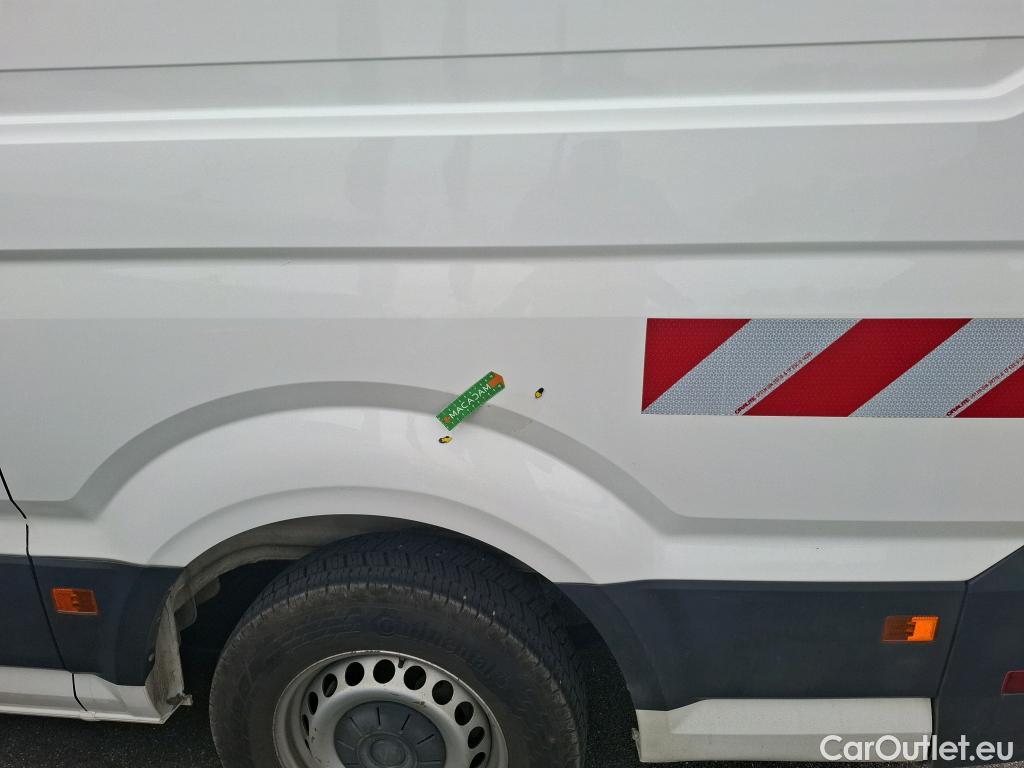  Volkswagen  Crafter  Fourgon Fourgon 35 mittlerer Radstand mit Hochdach FWD 2.0 140CV BVM6 #12