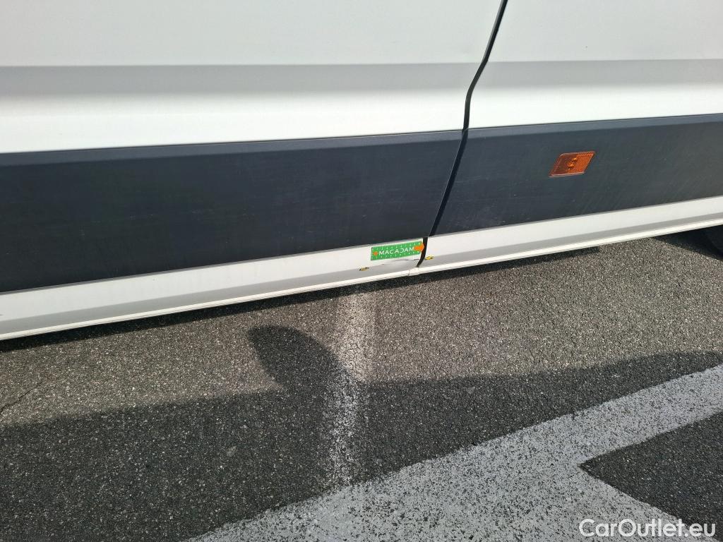  Volkswagen  Crafter  Fourgon Fourgon 35 mittlerer Radstand mit Hochdach FWD 2.0 140CV BVM6 #16