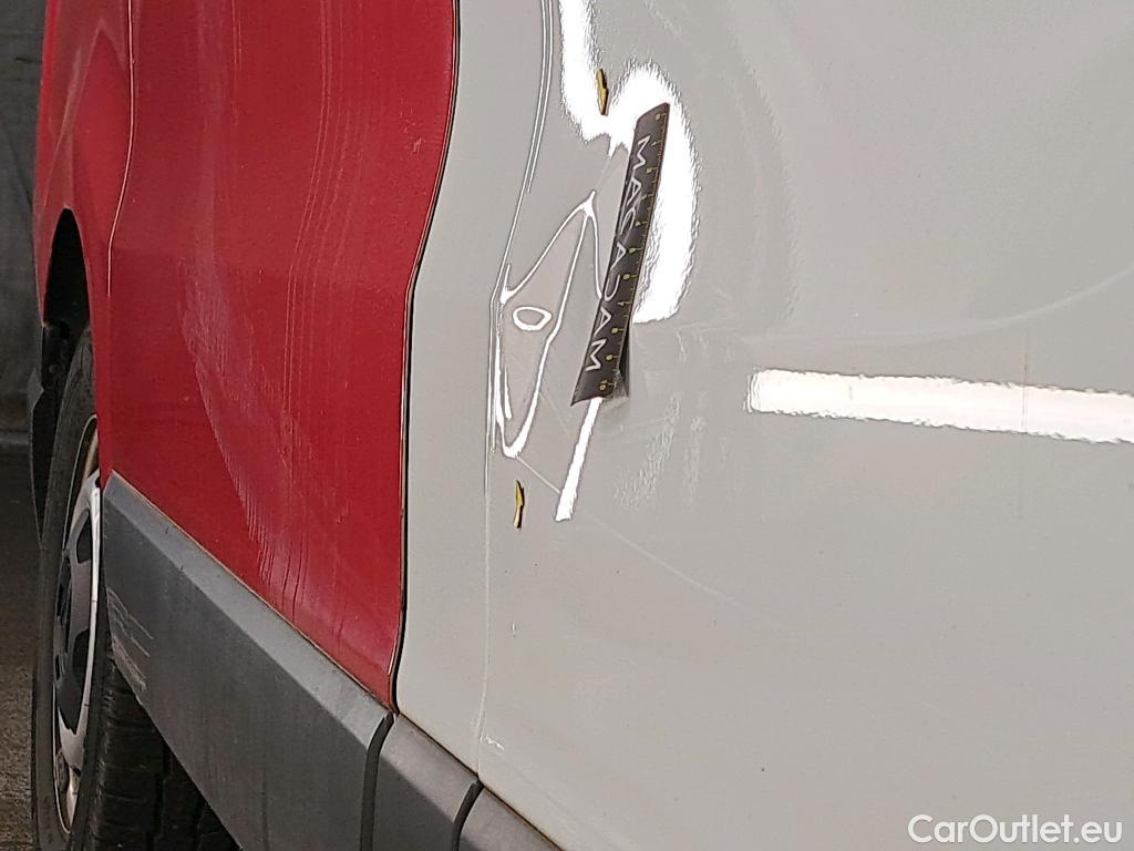  Renault  Trafic  III Fourgon L1H1 2T8 Confort 2.0 dCi 150CV BVA6 E6d #17