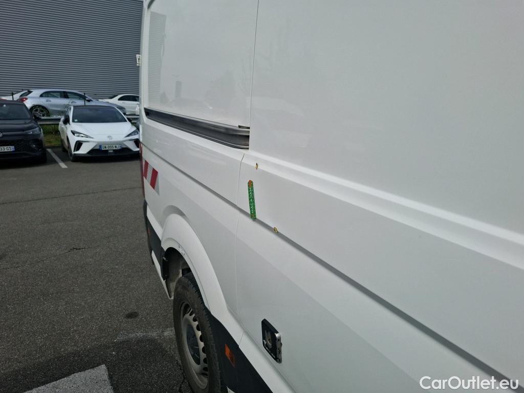  Volkswagen  Crafter  Fourgon Fourgon 35 mittlerer Radstand mit Hochdach FWD 2.0 140CV BVM6 #14