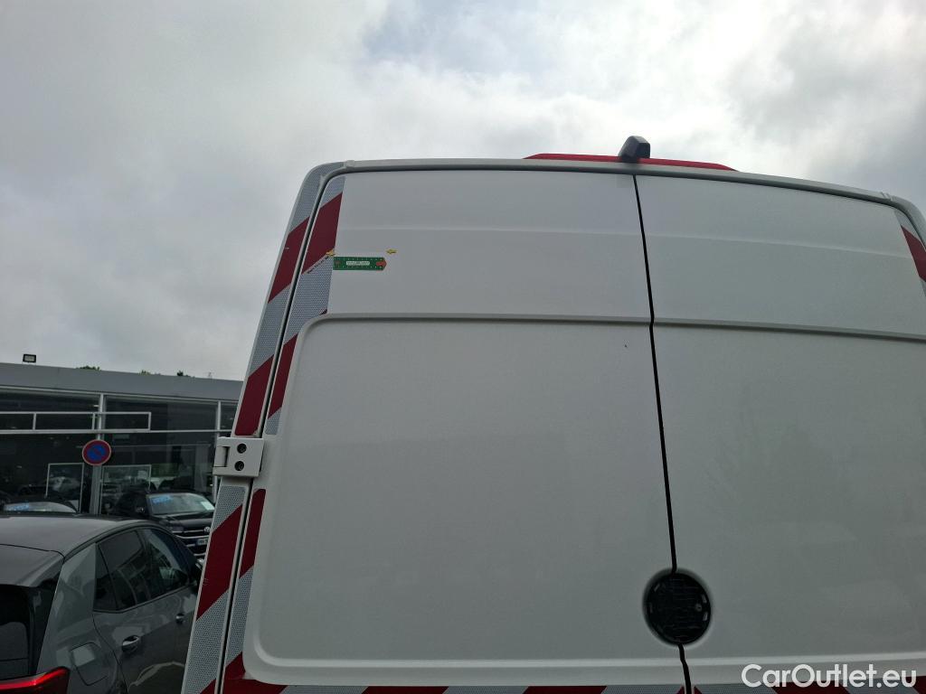  Volkswagen  Crafter  Fourgon Fourgon 35 mittlerer Radstand mit Hochdach FWD 2.0 140CV BVM6 #18