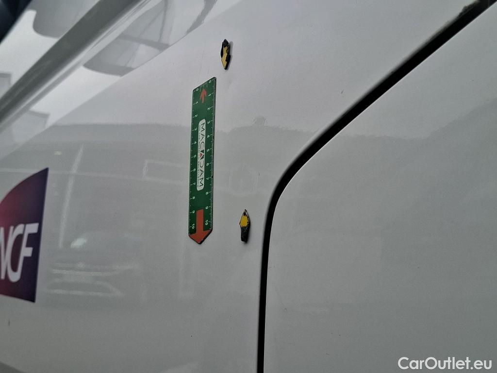  Volkswagen  Crafter  Fourgon Fourgon 35 mittlerer Radstand mit Hochdach FWD 2.0 140CV BVM6 #45