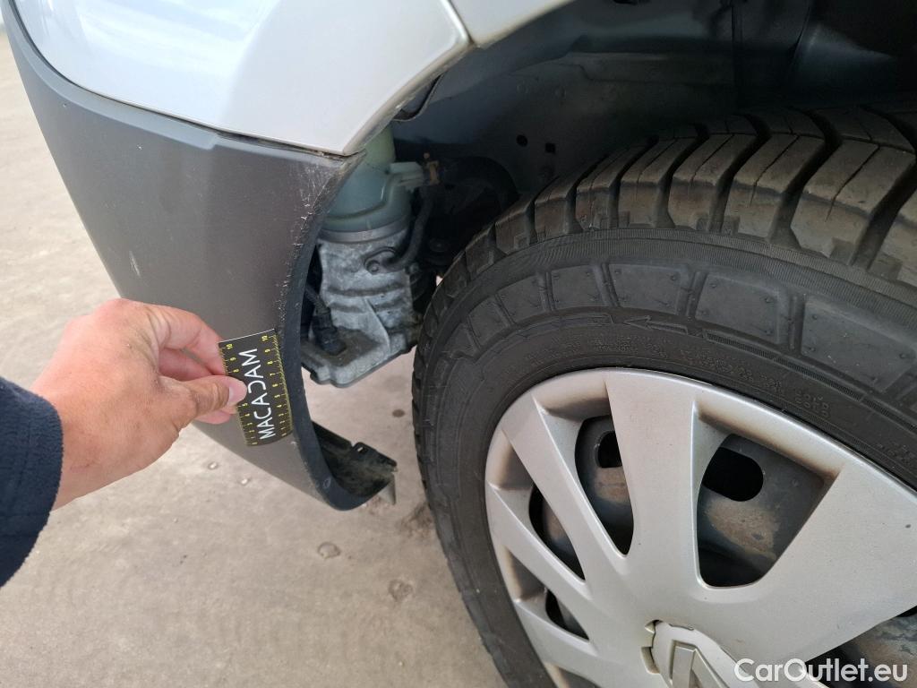  Renault  Trafic RENAULT  / 2019 / 4P / Fourgon tole FG GCF L1H1 1000 Energy dCi 170 EDC #9
