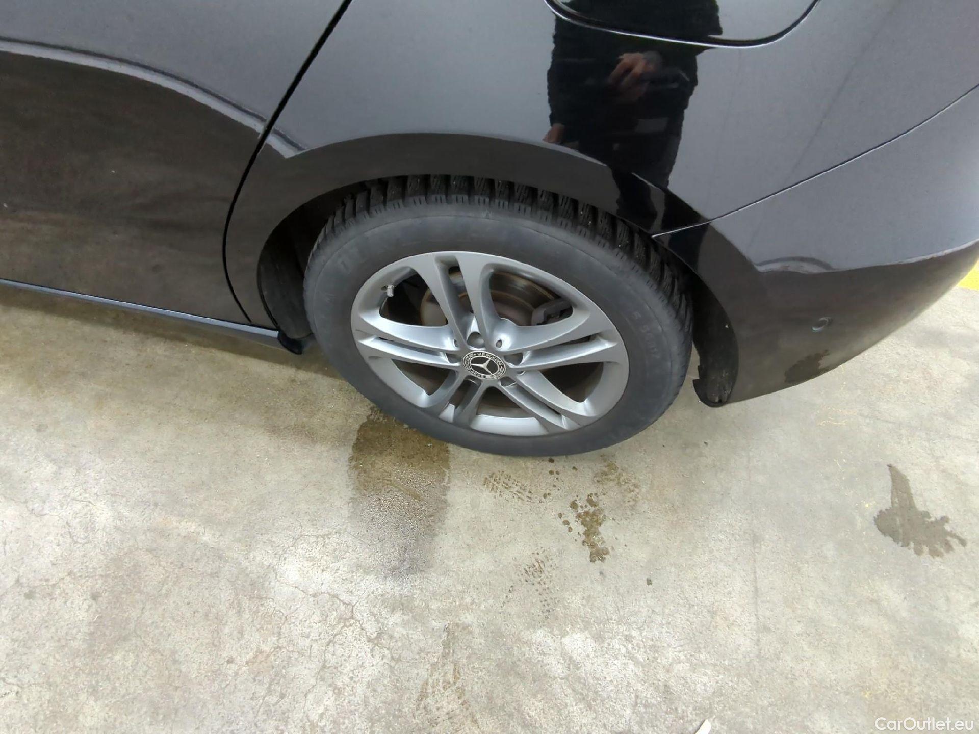  Mercedes  A-Klasse MERCEDES-BENZ Classe A 5p Berline A 180 d Business Line 7G-DCT #1