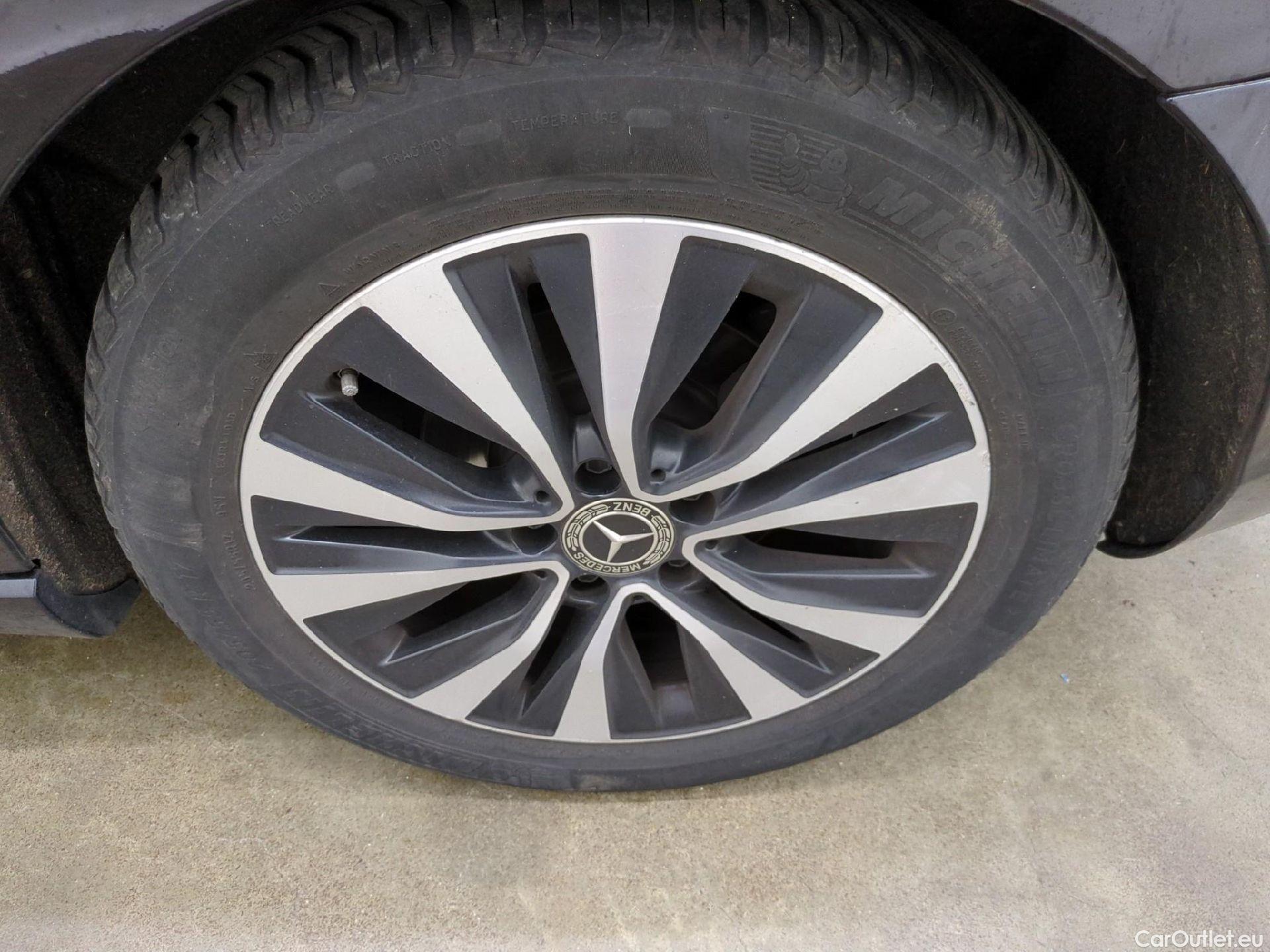  Mercedes  A-Klasse MERCEDES-BENZ Classe A Berline / 2018 / 4P / Berline A 200 d Business Line 8G-DCT #21