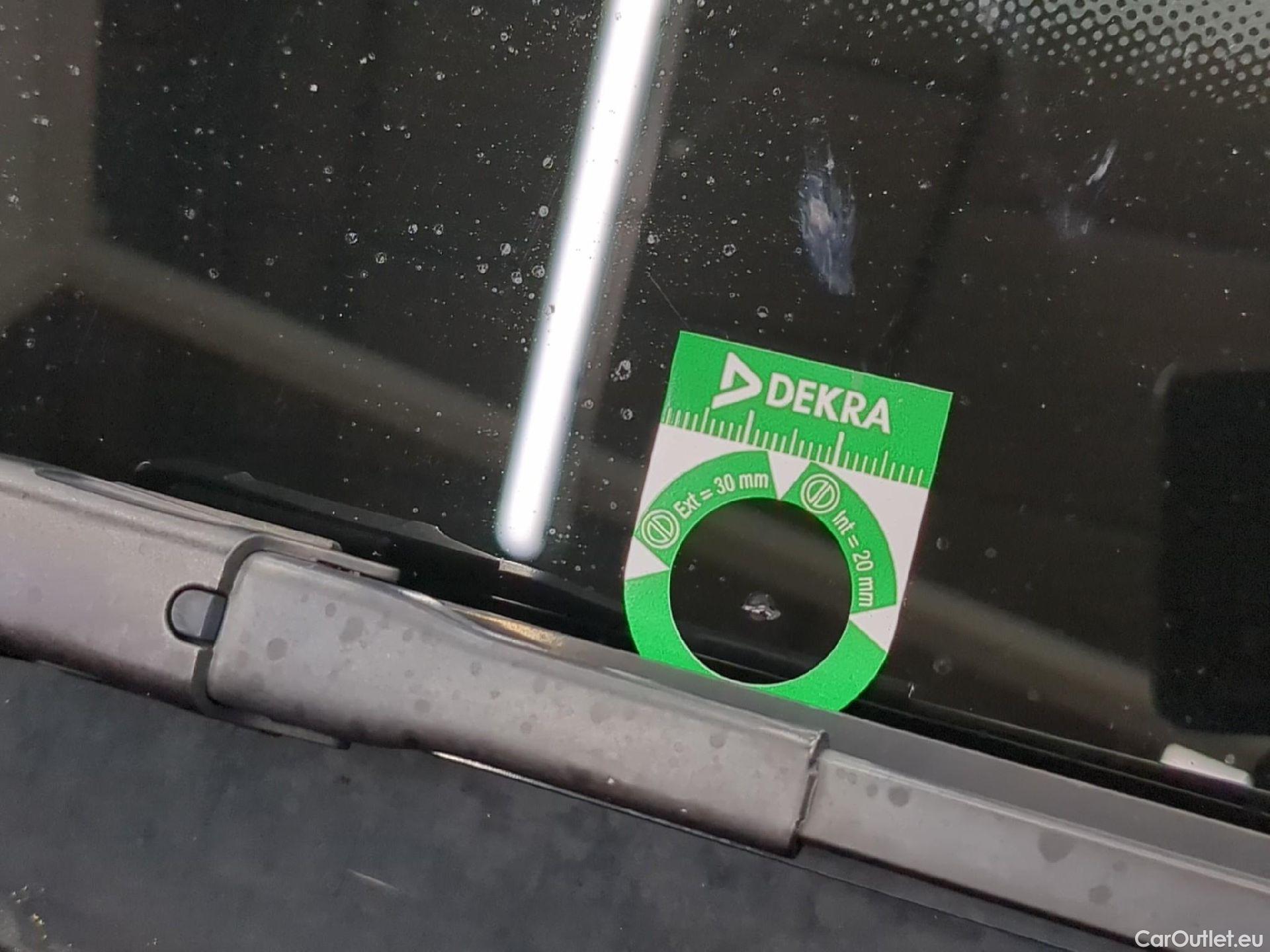  Mercedes  A-Klasse MERCEDES-BENZ Classe A 5p Berline A 180 d Business Line 7G-DCT #37