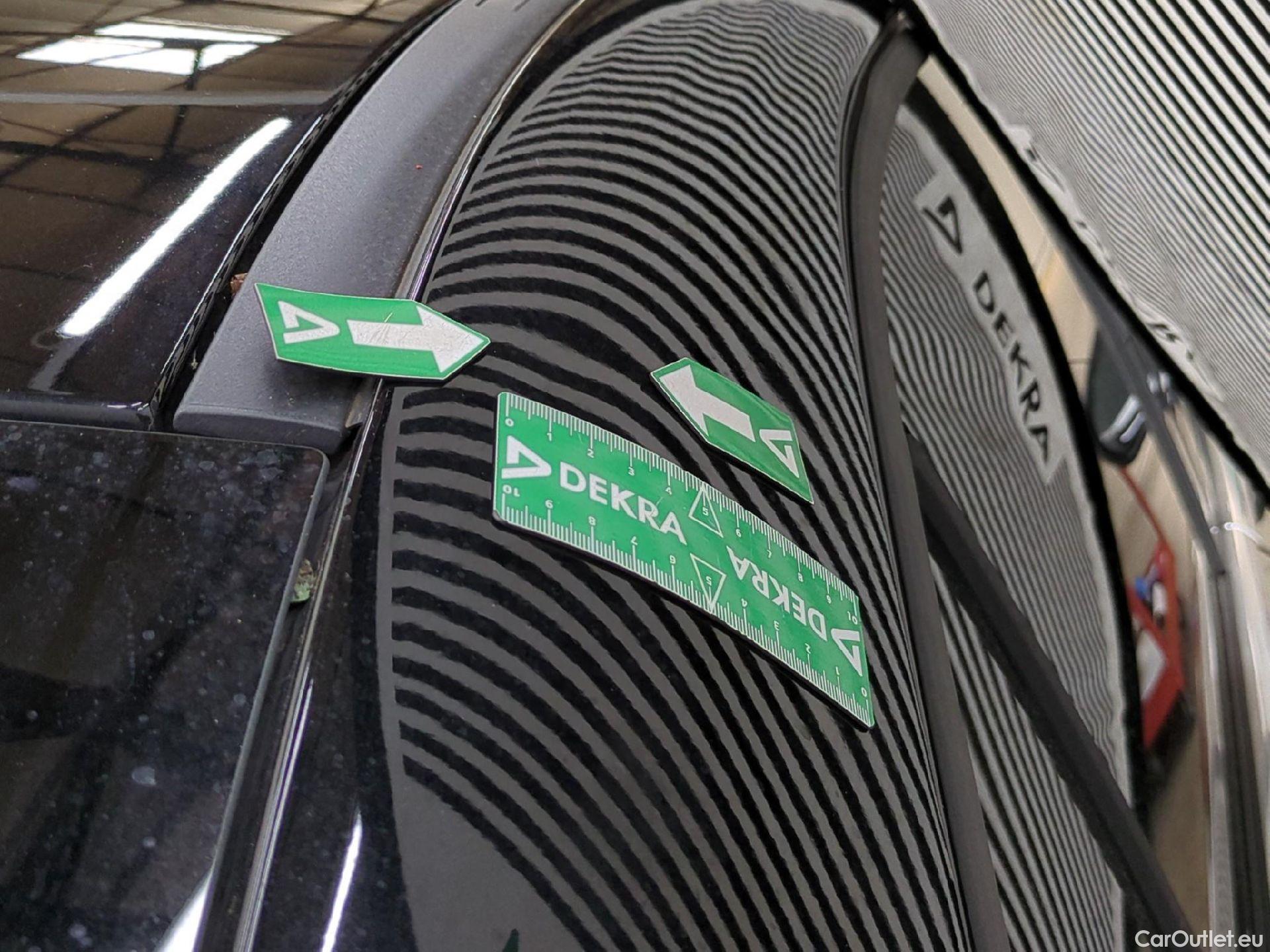  Mercedes  A-Klasse MERCEDES-BENZ Classe A Berline / 2018 / 4P / Berline A 200 d Business Line 8G-DCT #35