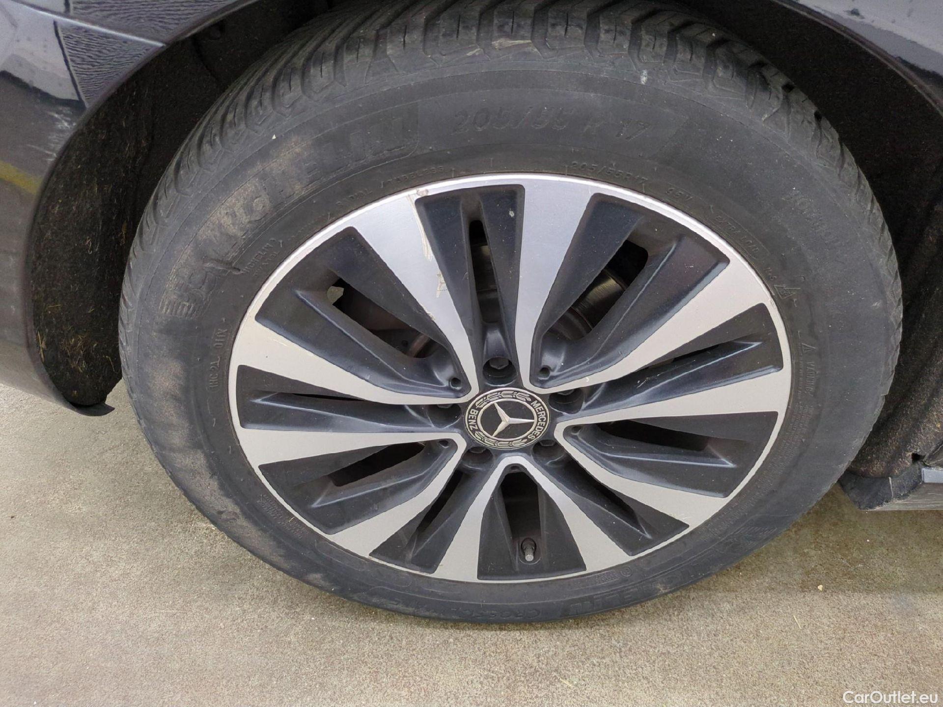  Mercedes  A-Klasse MERCEDES-BENZ Classe A Berline / 2018 / 4P / Berline A 200 d Business Line 8G-DCT #26