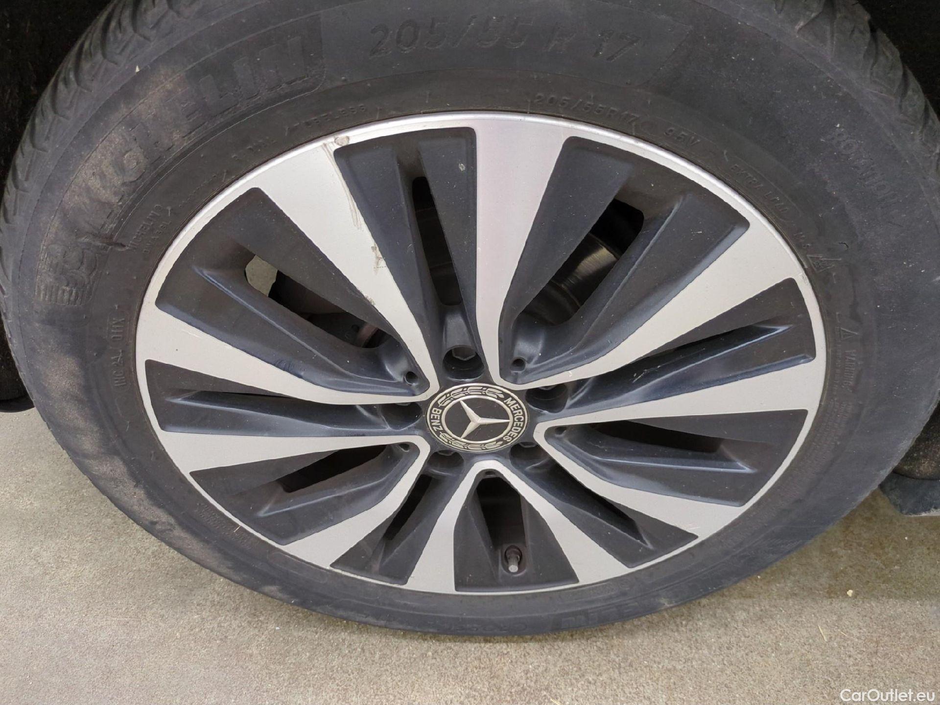  Mercedes  A-Klasse MERCEDES-BENZ Classe A Berline / 2018 / 4P / Berline A 200 d Business Line 8G-DCT #28