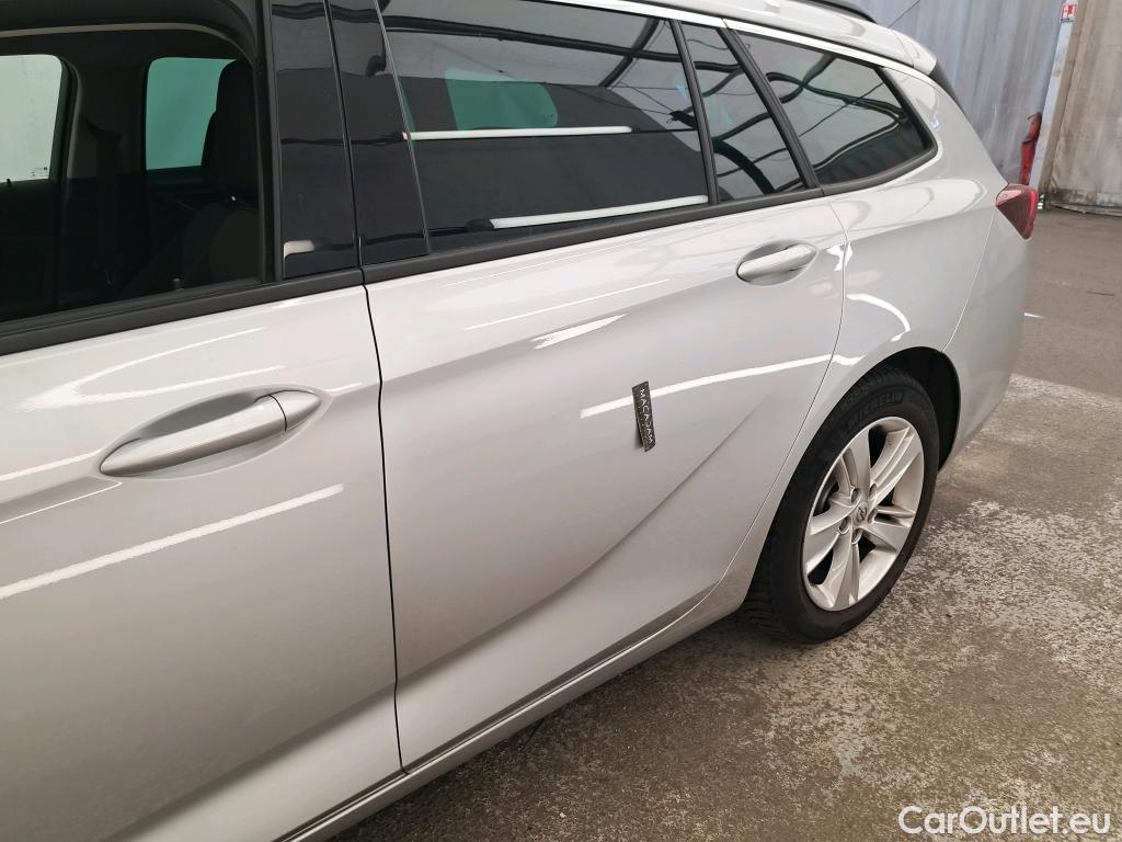  Opel  Insignia  B Sports Tourer Business Elegance 1.6 CDTI 135CV BVA6 E6dT #13
