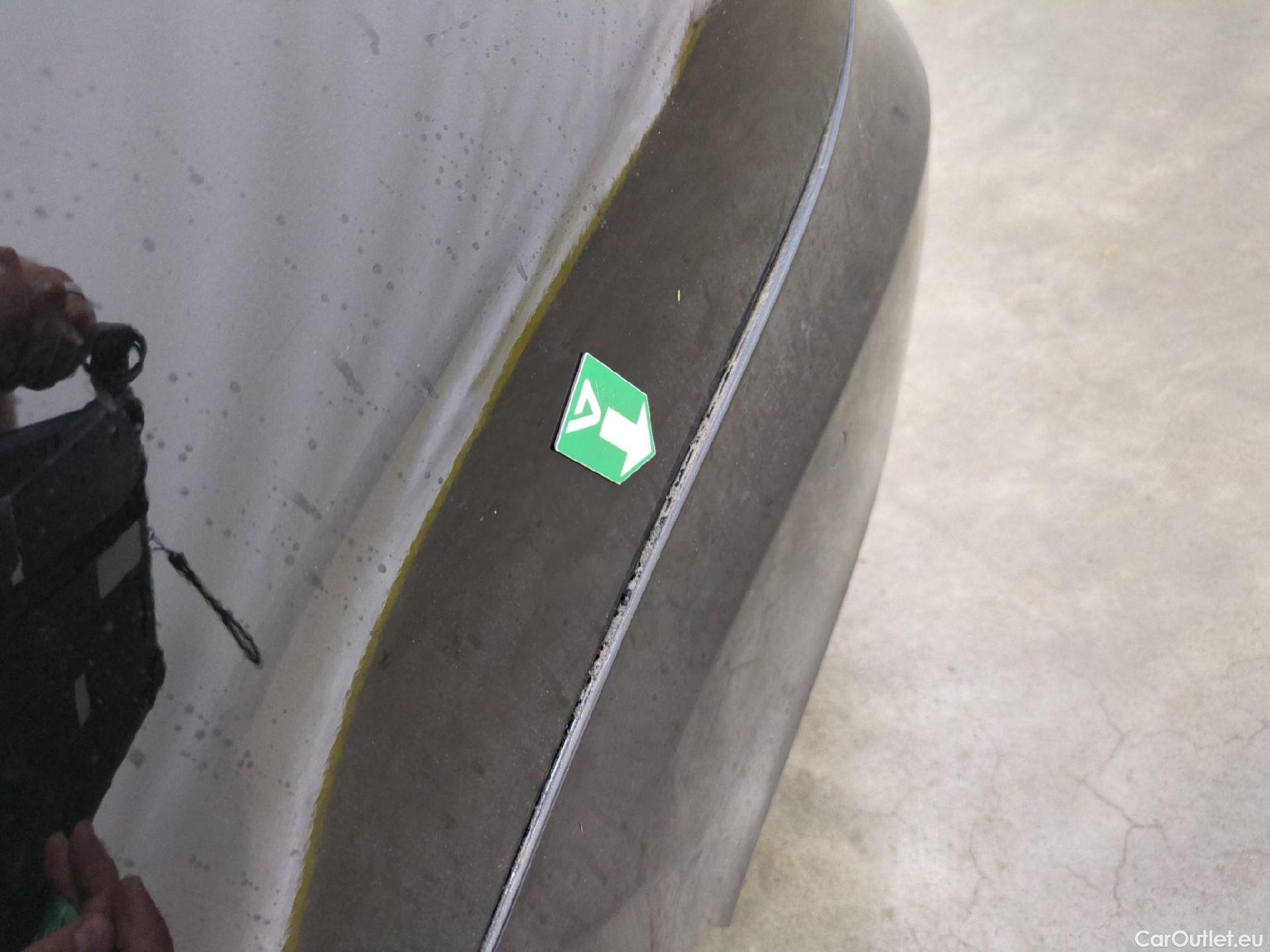  Mercedes  A-Klasse MERCEDES-BENZ Classe A Berline / 2018 / 4P / Berline A 200 d Business Line 8G-DCT #60