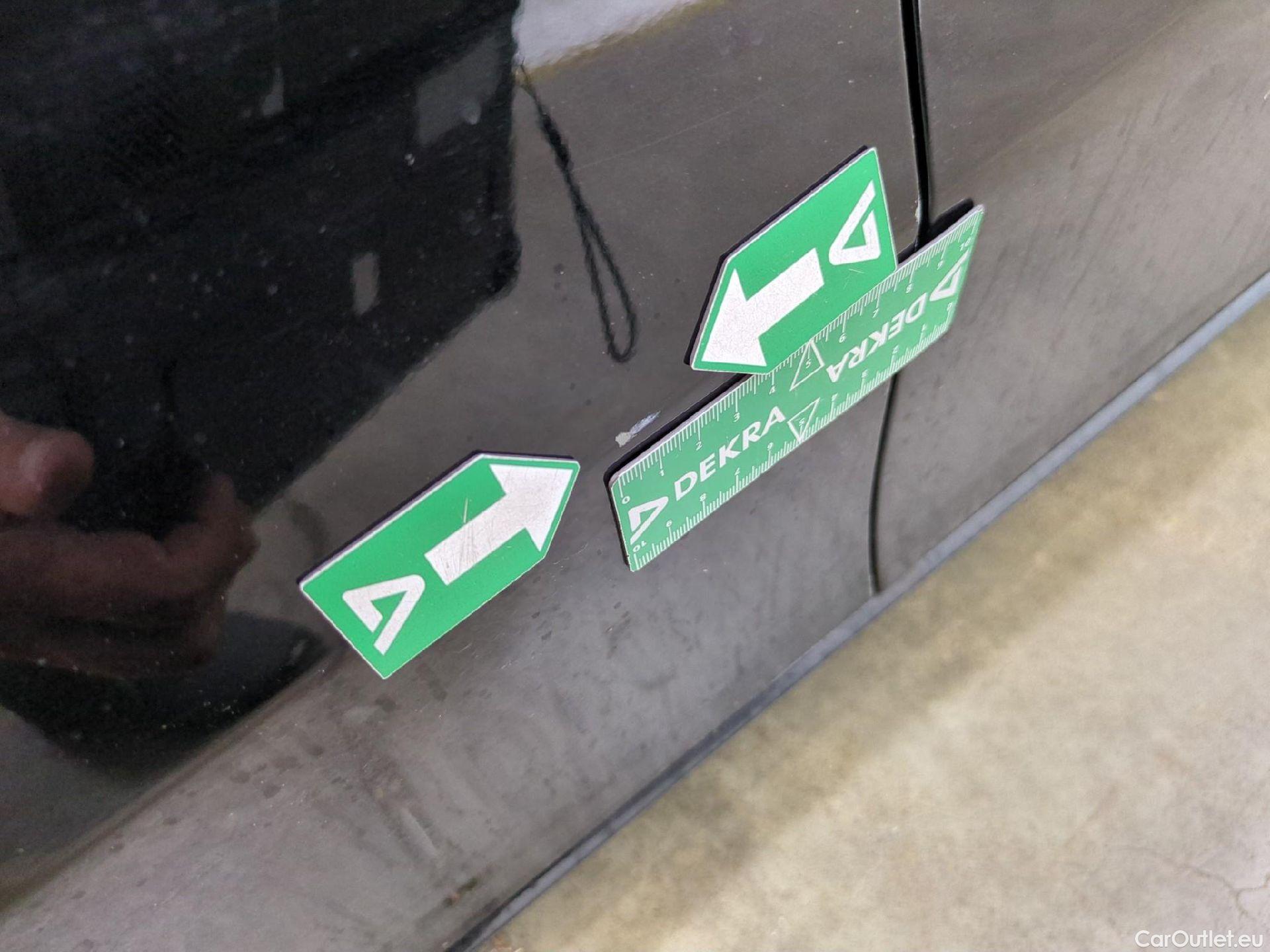  Mercedes  A-Klasse MERCEDES-BENZ Classe A Berline / 2018 / 4P / Berline A 200 d Business Line 8G-DCT #54