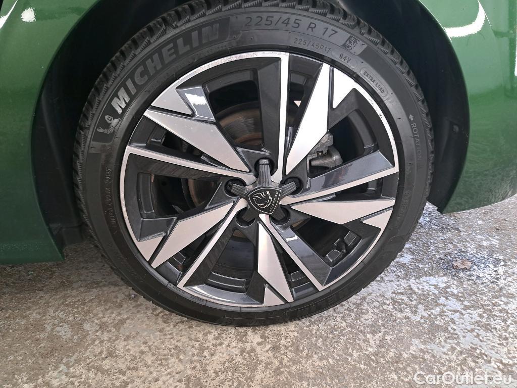  Peugeot  308  Allure 1.2 PureTech 130CV BVA8 E6d #15